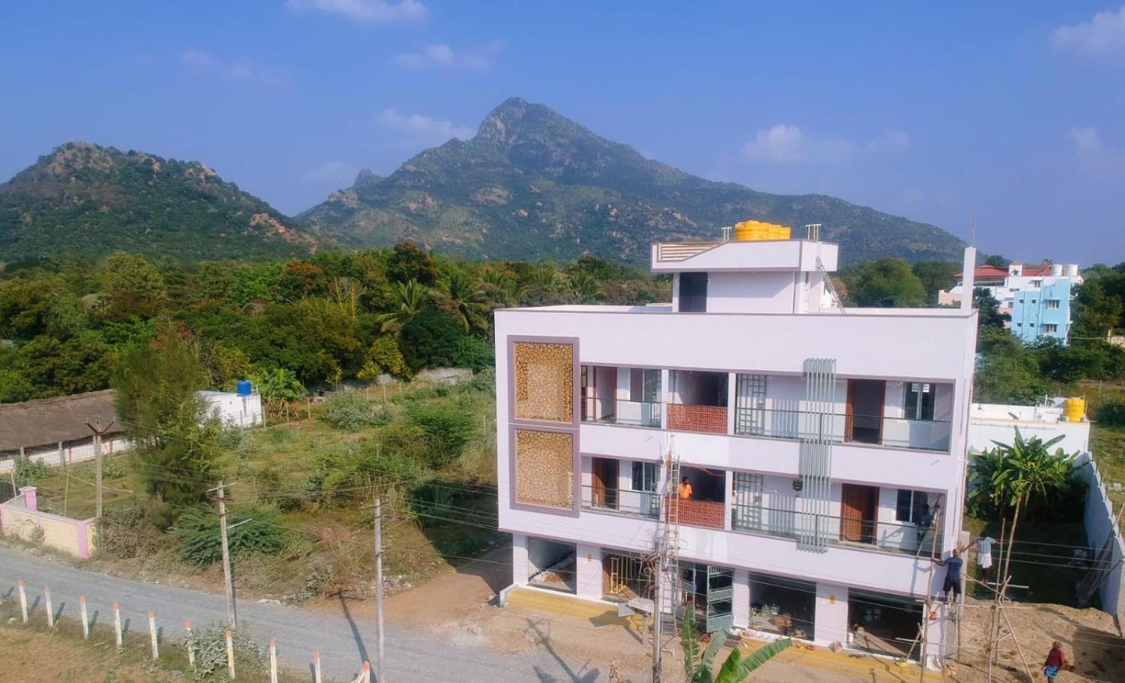 Om Lingeswaran Home Stay Tiruvannāmalai Buitenkant foto