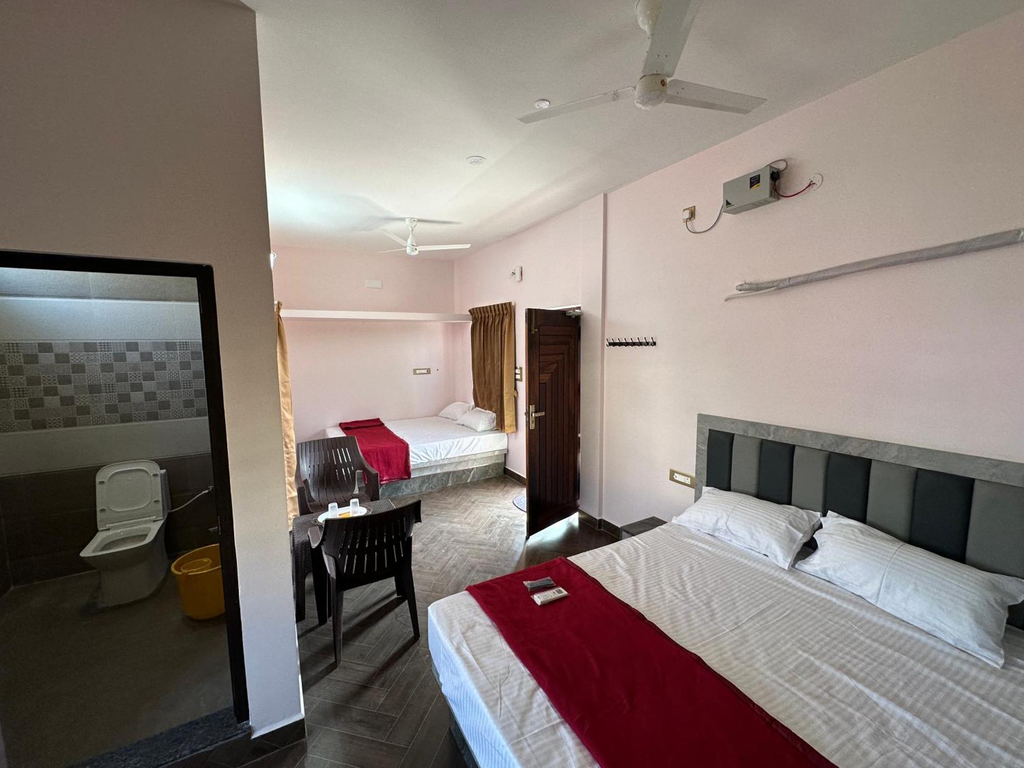 Om Lingeswaran Home Stay Tiruvannāmalai Buitenkant foto
