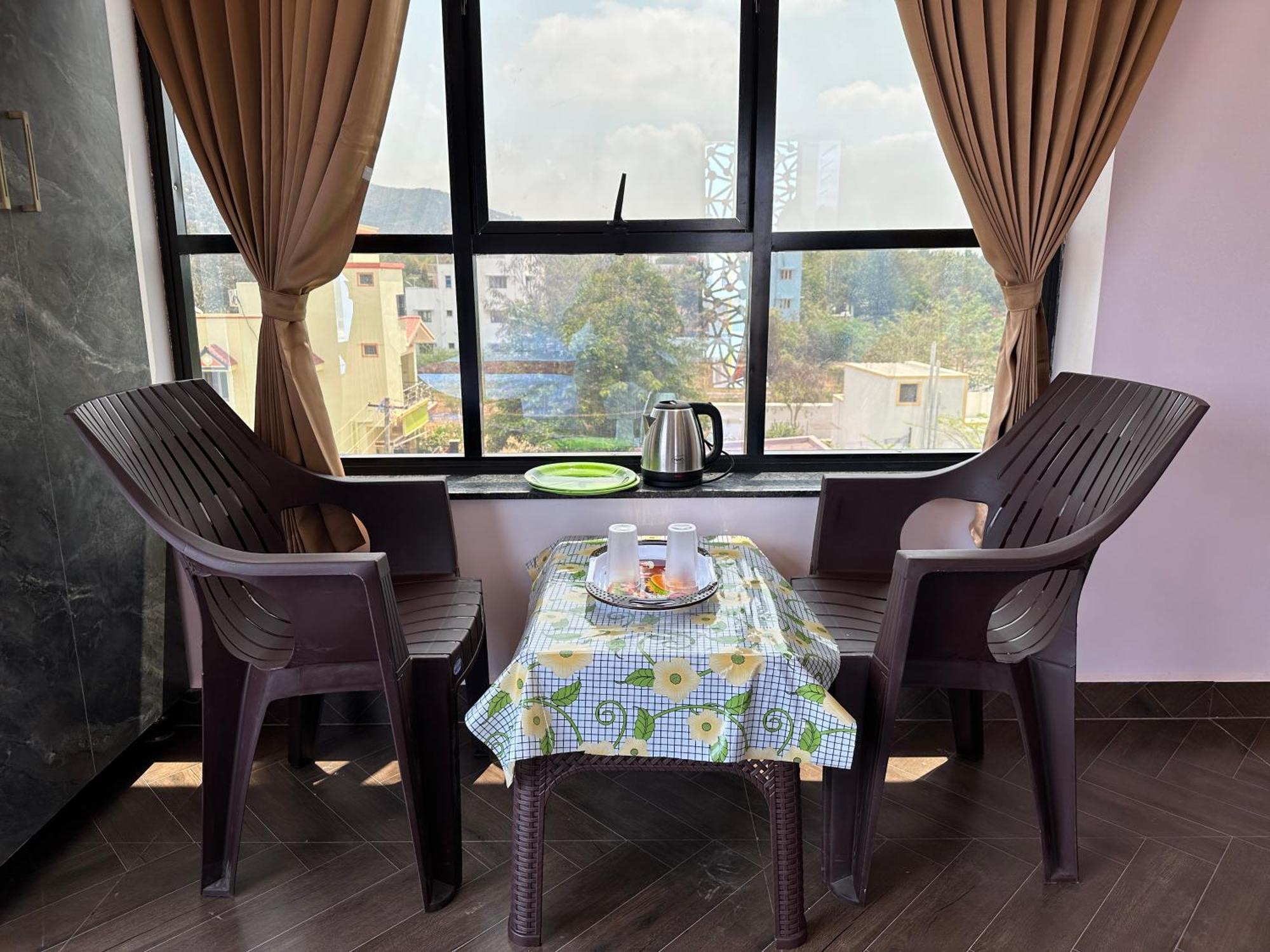 Om Lingeswaran Home Stay Tiruvannāmalai Buitenkant foto