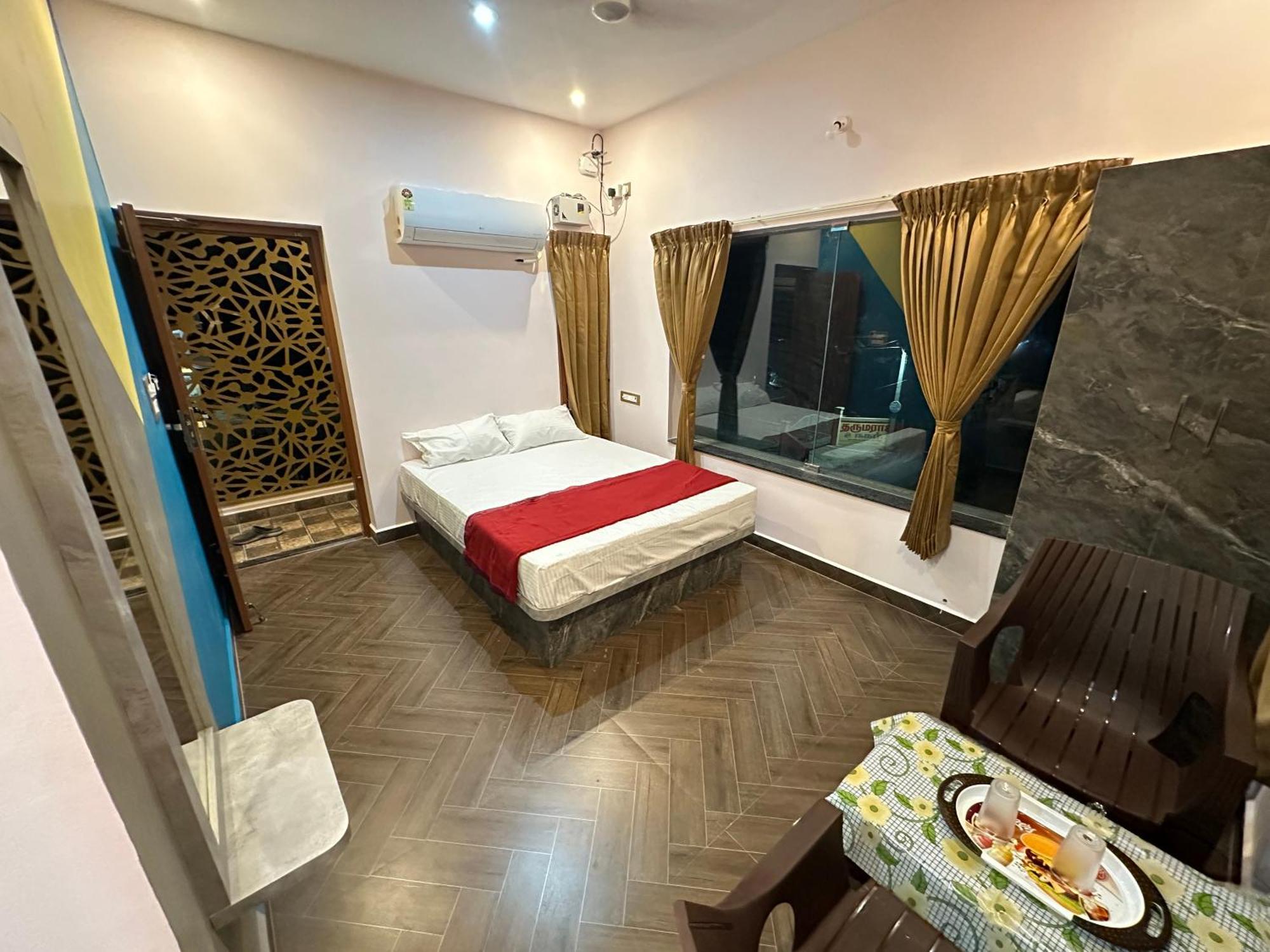 Om Lingeswaran Home Stay Tiruvannāmalai Buitenkant foto